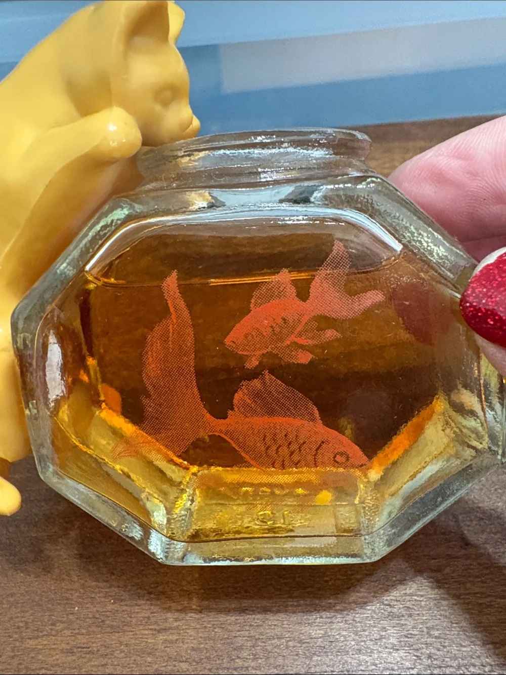 Avon Yellow Cat with Octagonal Fishbowl Figurine